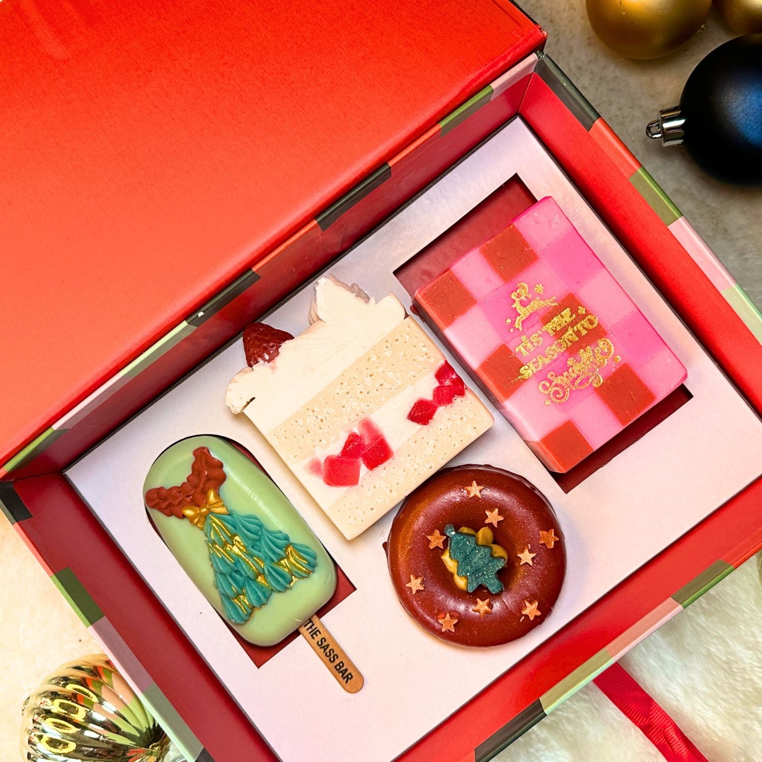 DIY Christmas Cover Gift Box (4 items & sticker included)