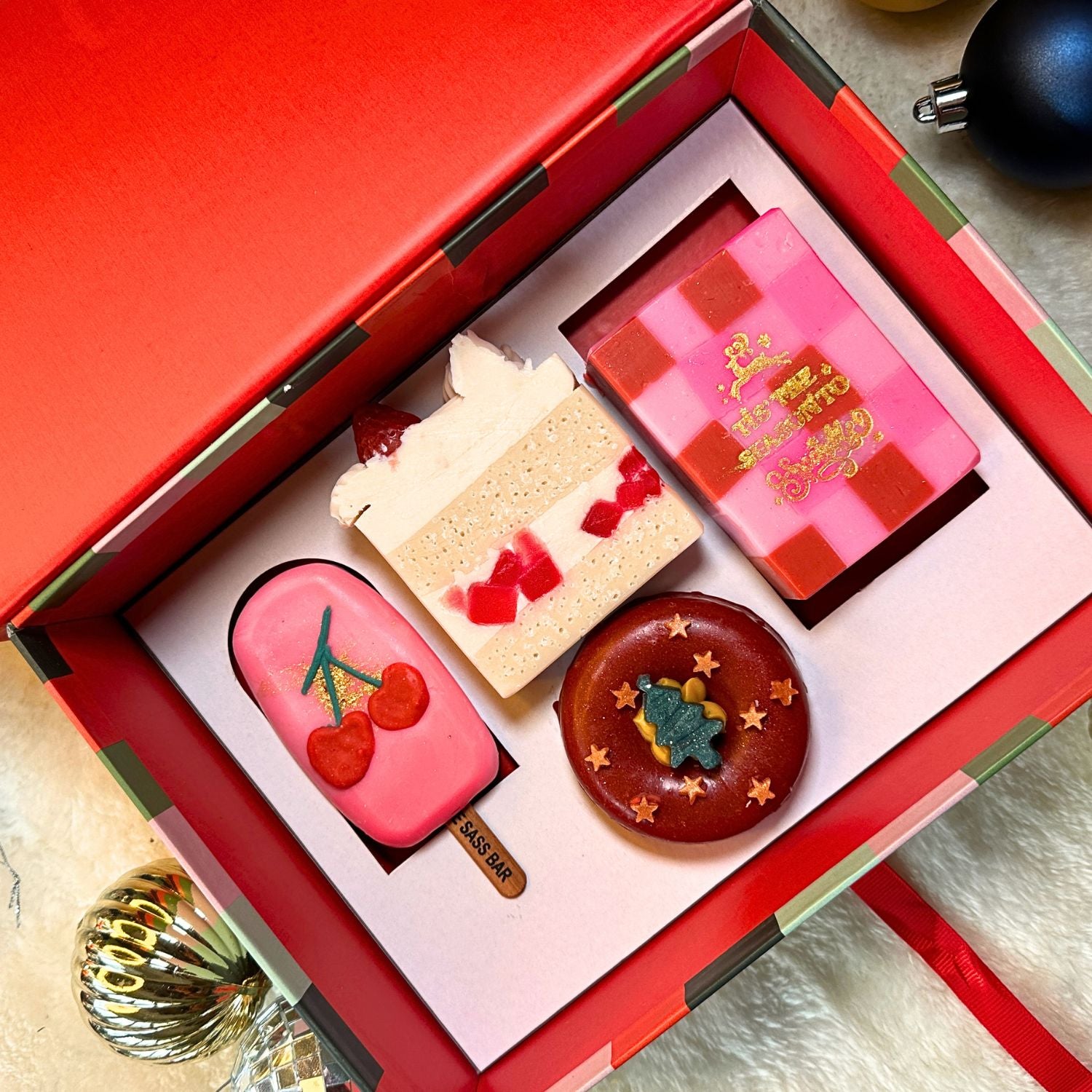 DIY Christmas Cover Gift Box (4 items & sticker included)